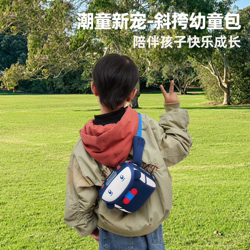 新款潮流时尚儿童外出腰包胸包斜挎包幼儿园生女孩幼儿园儿童背包