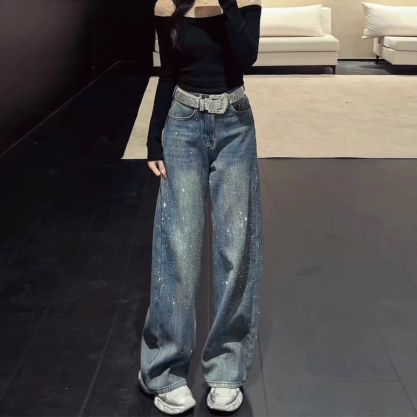 牛仔裤女2026新款春季满天星烫钻蓝色小个子显瘦阔腿带钻弯刀裤子