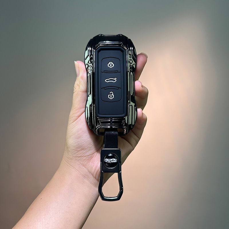 适用吉利熊猫mini钥匙套迷你骑士卡丁博越s1远景x3车扣耐力熊外壳