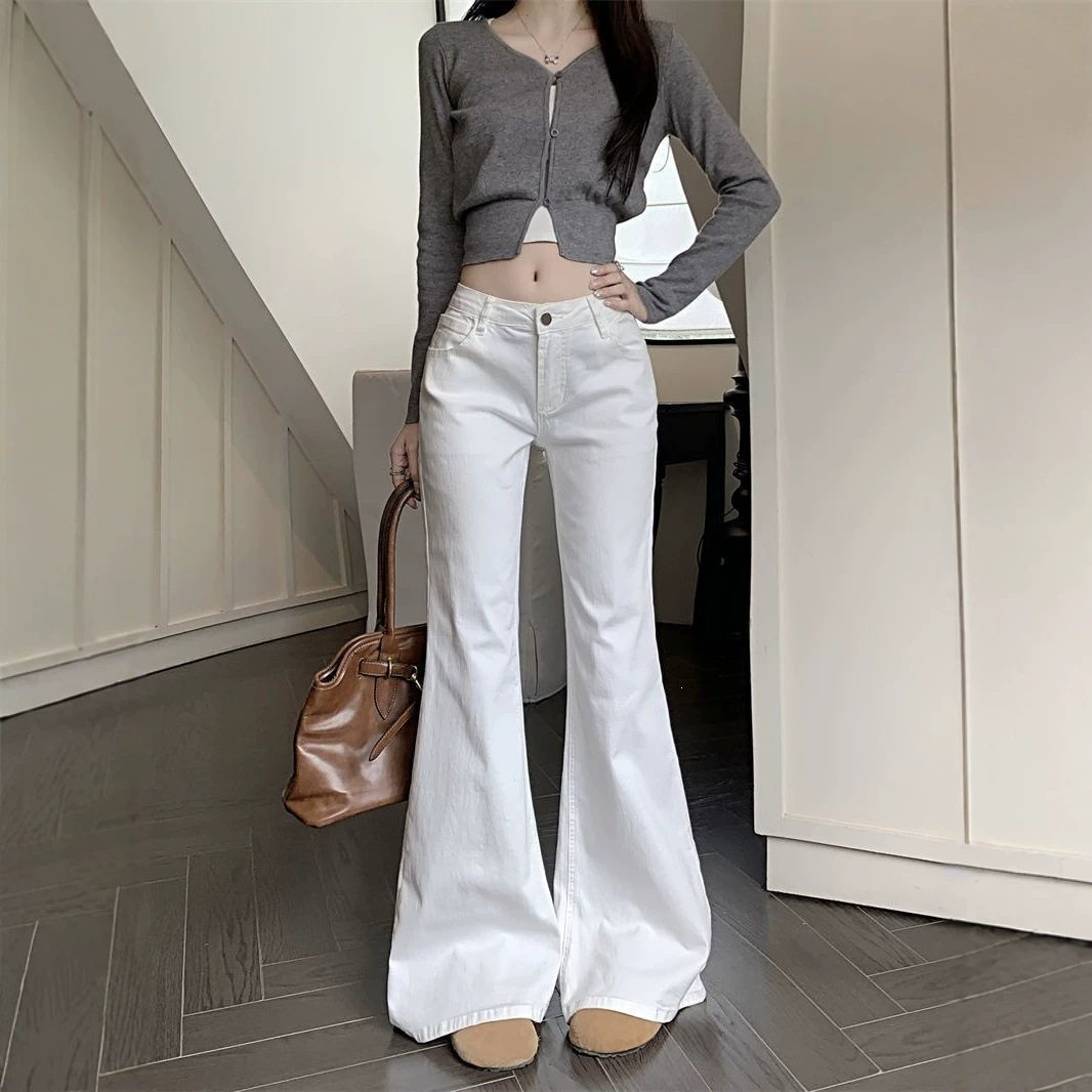 白色微喇叭低腰牛仔裤女2026夏季新款辣妹修身显瘦马蹄长裤子
