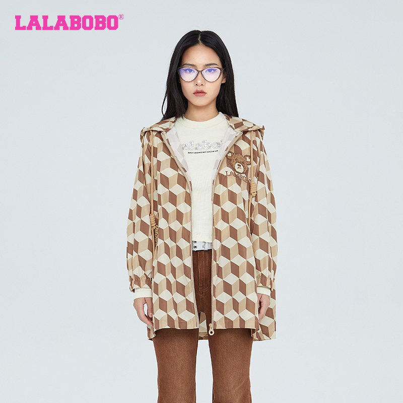 LALABOBO2024春秋新款潮休闲暖阳熊满印风衣夹克美拉德穿搭外套女