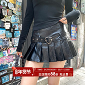 甜酷辣妹2026春夏新款 HuoHuo 反叛甜心 女爱心腰带百褶A字pu皮裙