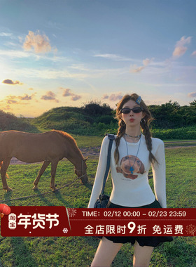 HuoHuo 妮味拿捏 圆领腊肠狗印花长袖T恤女秋新款辣妹修身短上衣