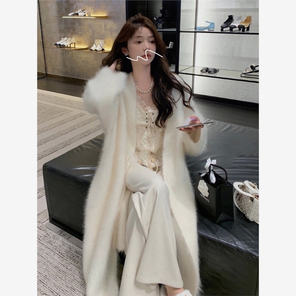 采购产品花呢风格的白色貂皮天鹅绒秋冬女毛衣外衣，富有的女儿，