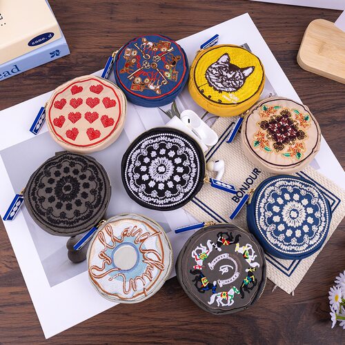 新款日系ballchain刺绣零钱包