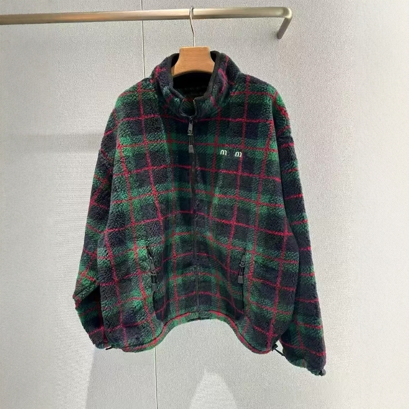 南油高定miu系25秋冬新品字母徽标下摆抽绳格纹撞色摇粒绒外套女