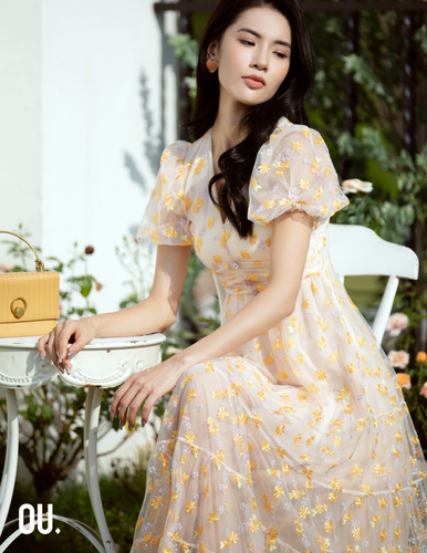 23夏款绣花网V领碎花连衣裙长裙