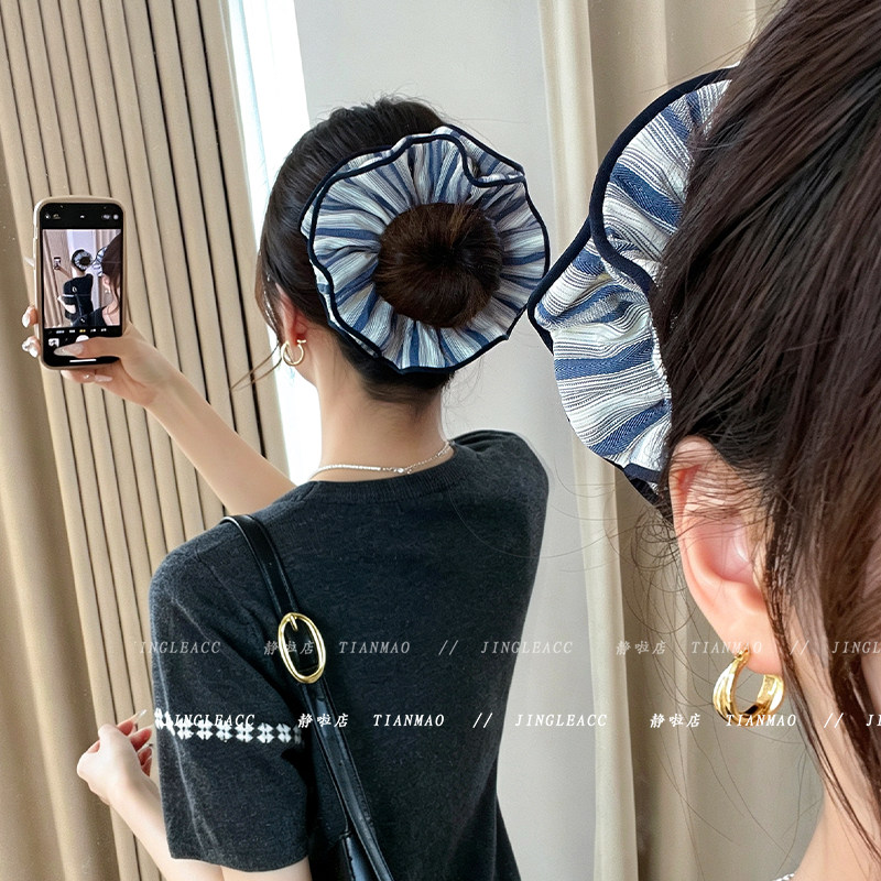 这个大花边发圈背影直接美出圈图片
