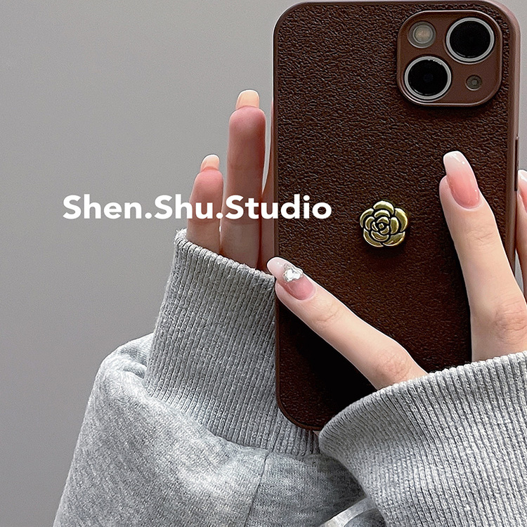 棕褐色月坑纹山茶花手机壳