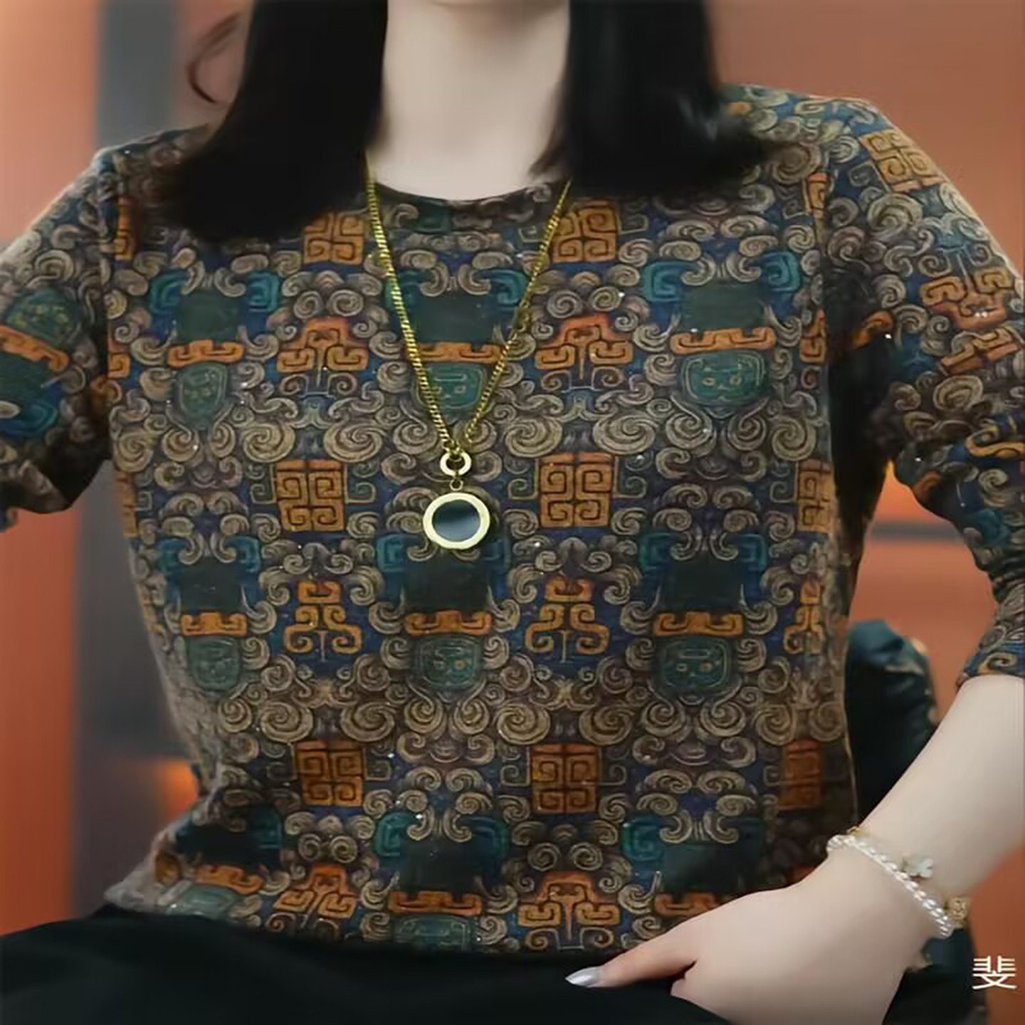 芸菲汇服饰甄选店洋气印花长袖2026秋季女士圆领T恤减龄百搭上a8