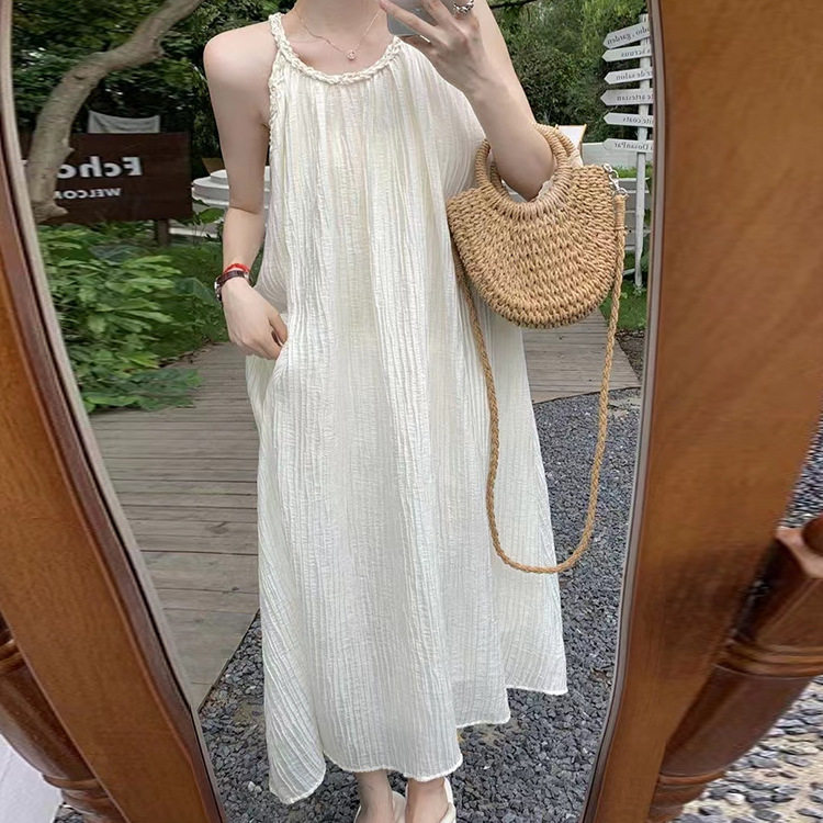 挂脖仙气小吊带连衣裙子女夏季新款宽松无袖露肩质感中长裙小个子