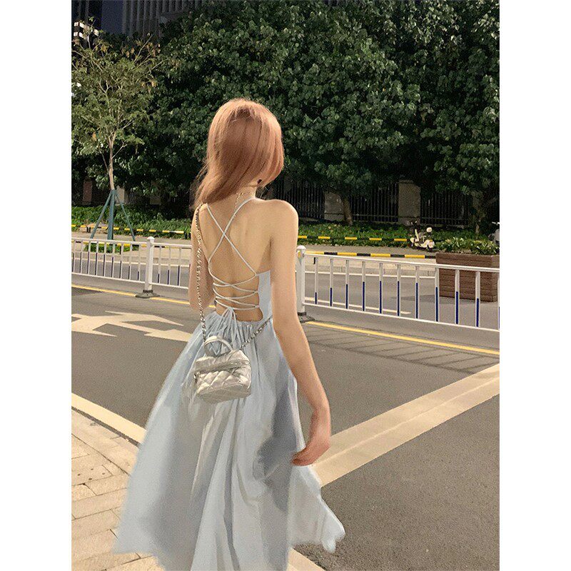 2024海边沙滩度假吊带连衣裙女夏季一字肩收腰露背裙绑带a字裙