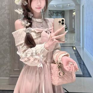 清楚系优雅温柔浅粉露肩拼接长裙甜美蝴蝶结蕾丝边系带连衣裙