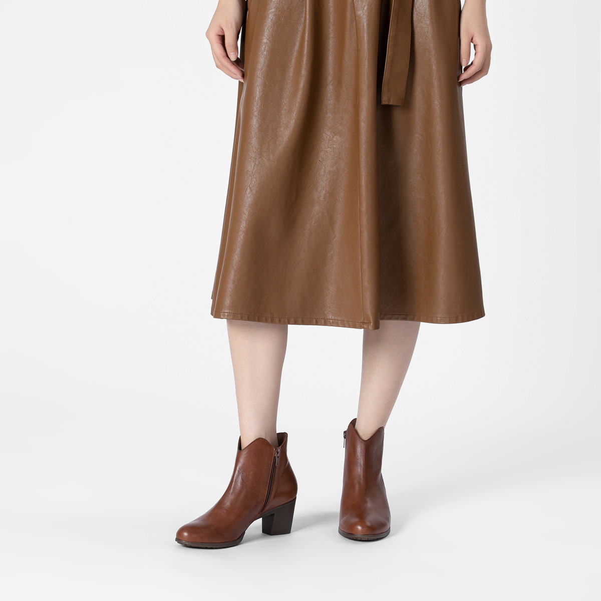 WONDERS超轻底圆头拉链靴