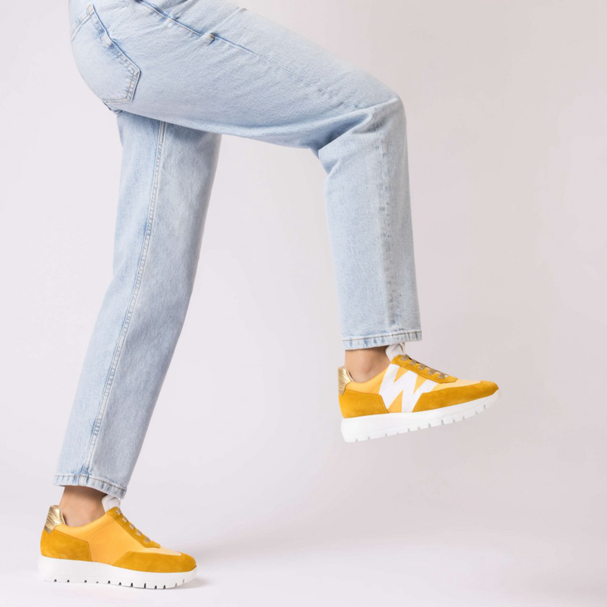 女鞋WONDERS超轻舒适休闲