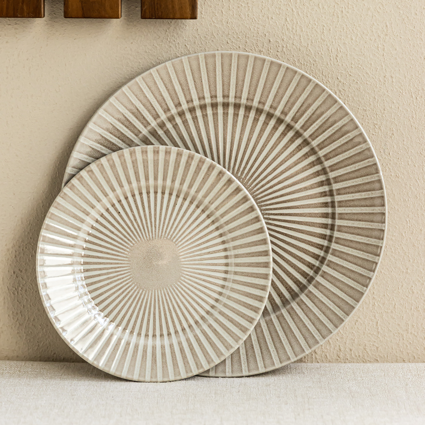 YEHOME竖纹陶瓷盘西餐盘家用盘