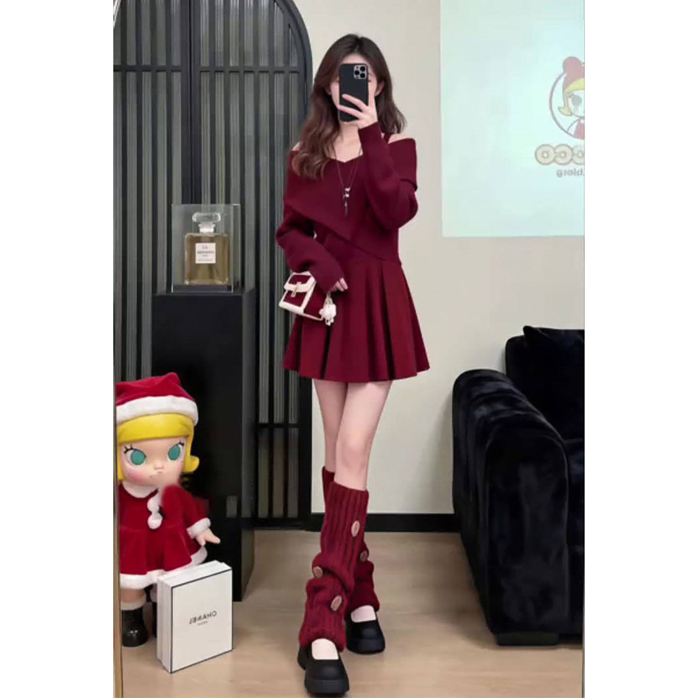 气质高级感新年战袍红色长袖交叉V领针织毛衣女内搭吊带短裙套装