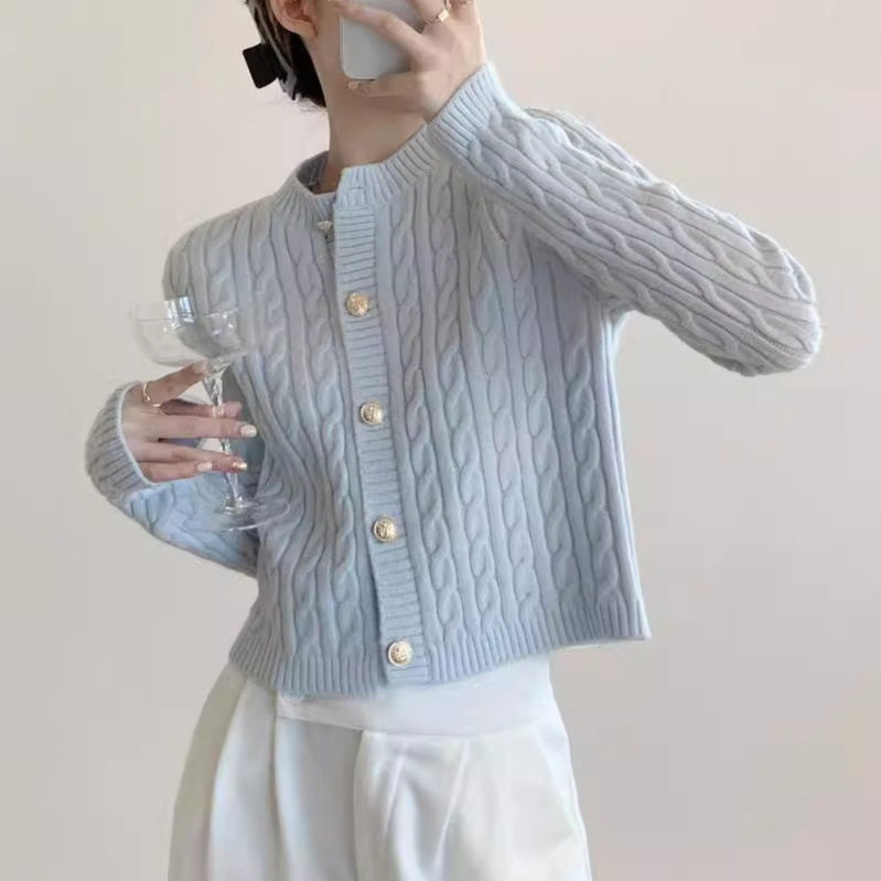 法式温柔风麻花针织开衫女秋冬淡蓝色圆领宽松短款内搭小个子外套,女装/女士精品,毛针织衫,淘宝优惠券,粉丝福利购,淘宝优惠卷