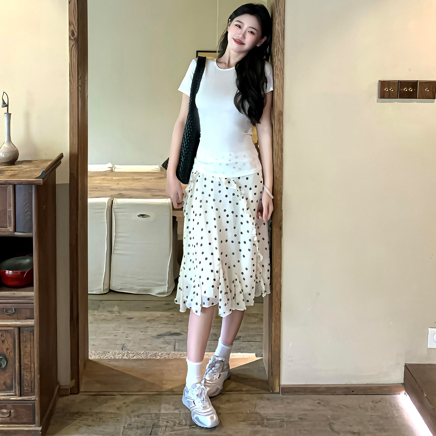 韩版复古白色不规则荷叶边波点裙女2026夏季新款设计感休闲半身裙