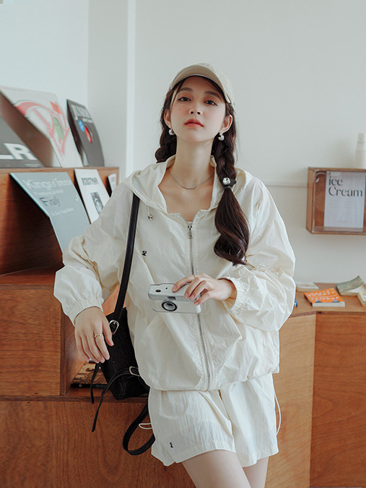 薄款白色小个子防晒衫套装女夏2023新款宽松长袖防晒衣短裤两件套