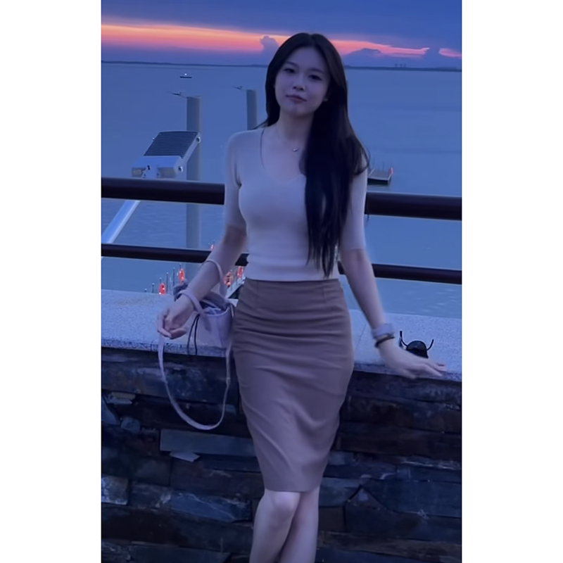 纯欲风辣妹杏色中袖V领针织上衣高腰包臀后开叉半身裙秋季两件套,女装/女士精品,时尚套装,淘宝优惠券,粉丝福利购,淘宝优惠卷