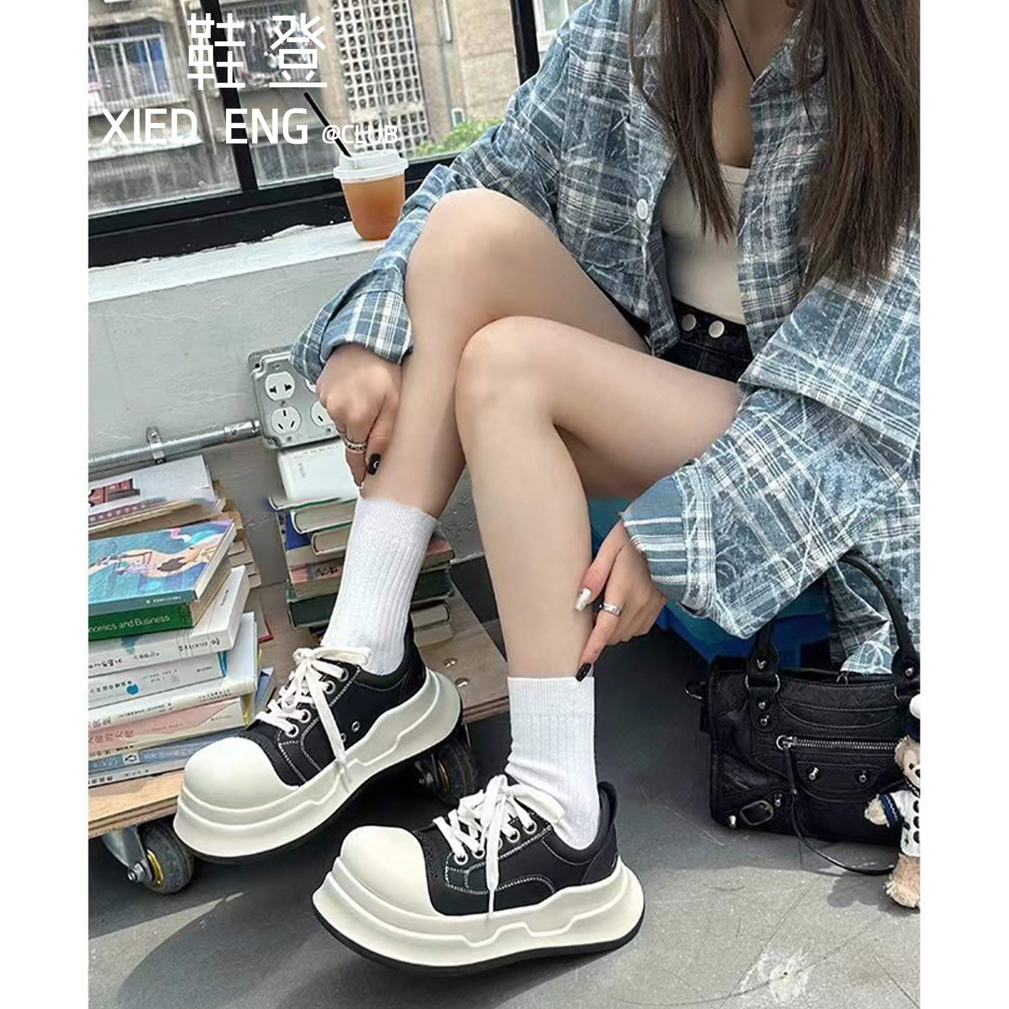 「鞋登」丑萌鞋黑白米奇百搭厚底女真皮运动鞋子大头鞋面包板鞋