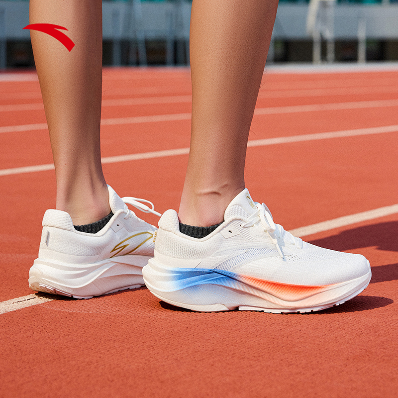 安踏冠军4plus缓震跑步鞋大体重