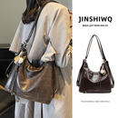 斜挎包复古大容量腋下单肩通勤女包2025新款 轻奢秋冬高级感托特包