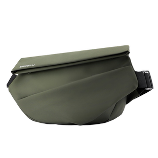 男士斜挎包2024新款时尚骑行包胸包男款通勤邮差包机车运动单肩包