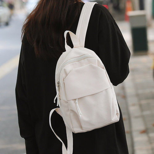 小型双肩包女旅游轻便2025新款迷你旅行小号背包上班通勤出游书包