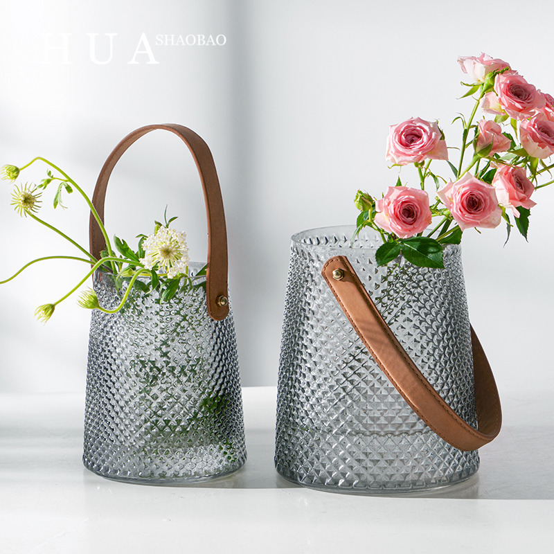 简约轻奢玻璃花瓶摆件手提皮革