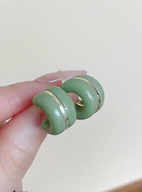 S925银针绿色C型耳环女ins风小众简约新款耳钉小清新夏季耳饰