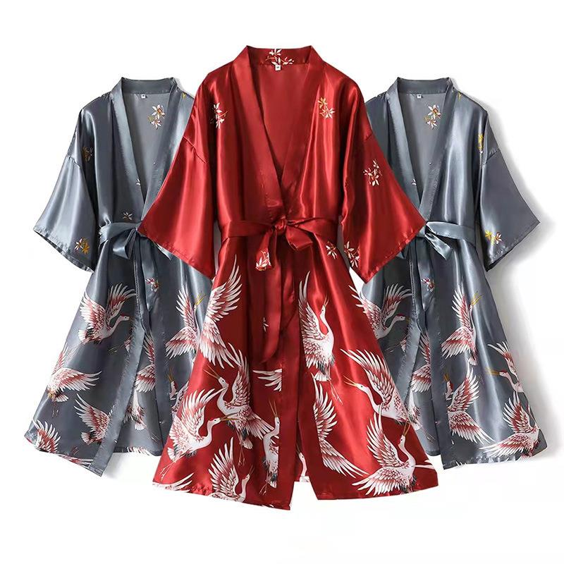 仿真丝短款仙鹤印花睡衣女士春夏季丝绸新娘晨袍大码家居睡袍浴袍
