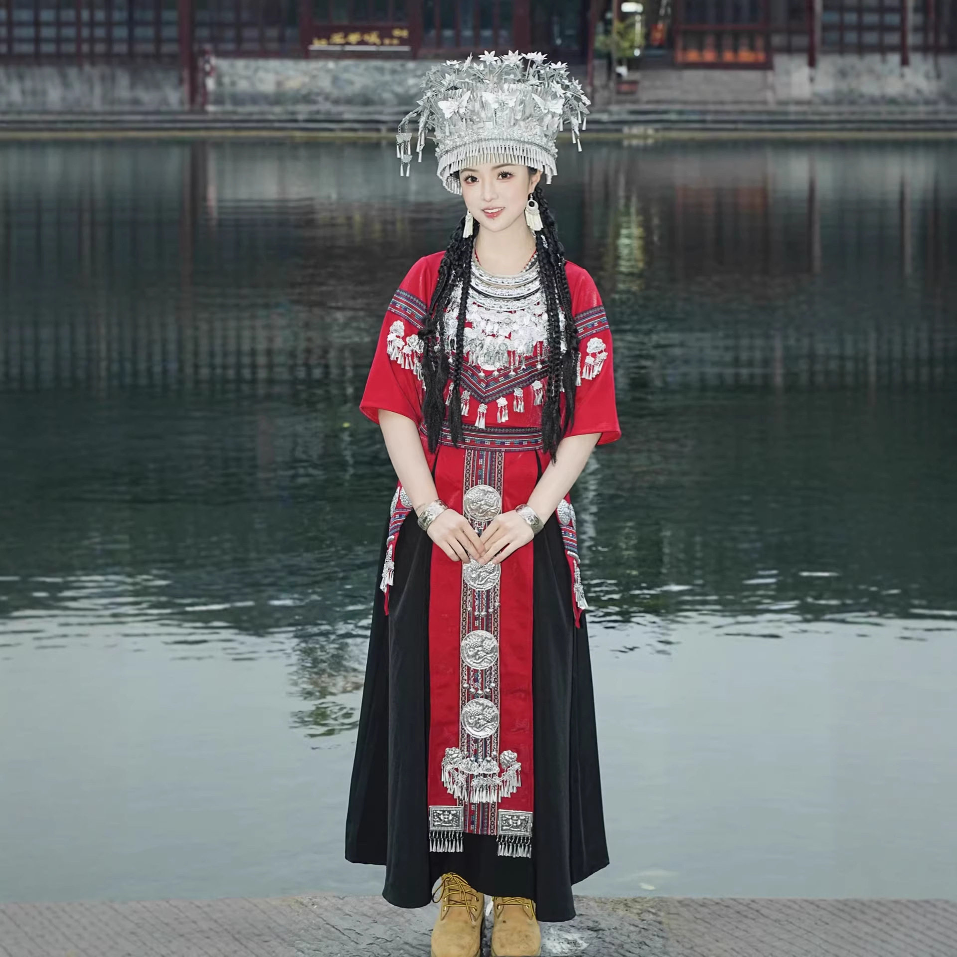 春季新款苗疆服饰民族风刺绣服饰舞台表演服饰旅拍写真摄影服
