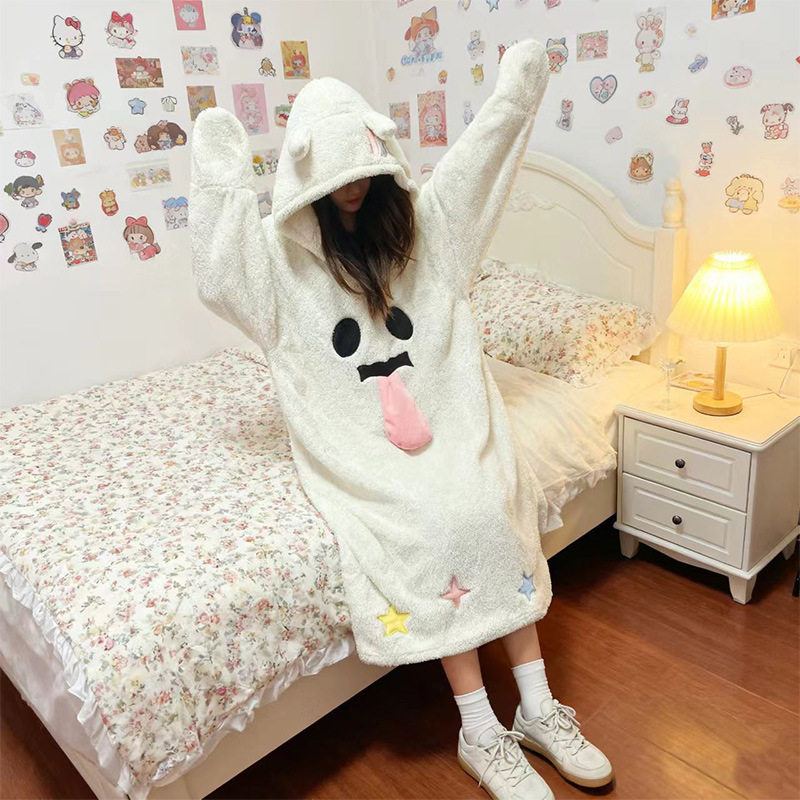 可爱少女搞怪鬼脸小幽灵