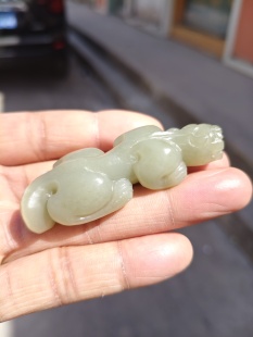 和田玉貔貅离龙挂件吊坠