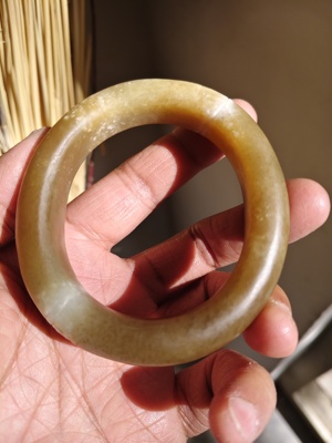 和田玉且末糖贵妃手镯圈口55