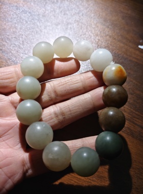 和田玉圆珠手串卡15重85克