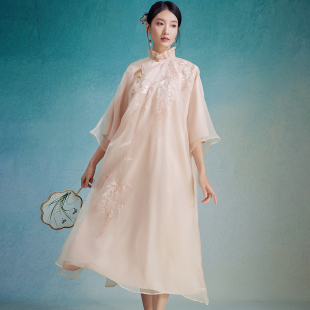 陌遇2025春夏新款 立领轻奢连衣裙 中国风100%真丝绡绣花旗袍新中式