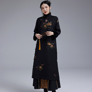陌遇2025冬季新款中国风复古改良夹棉旗袍中式古风绣花棉服连衣裙