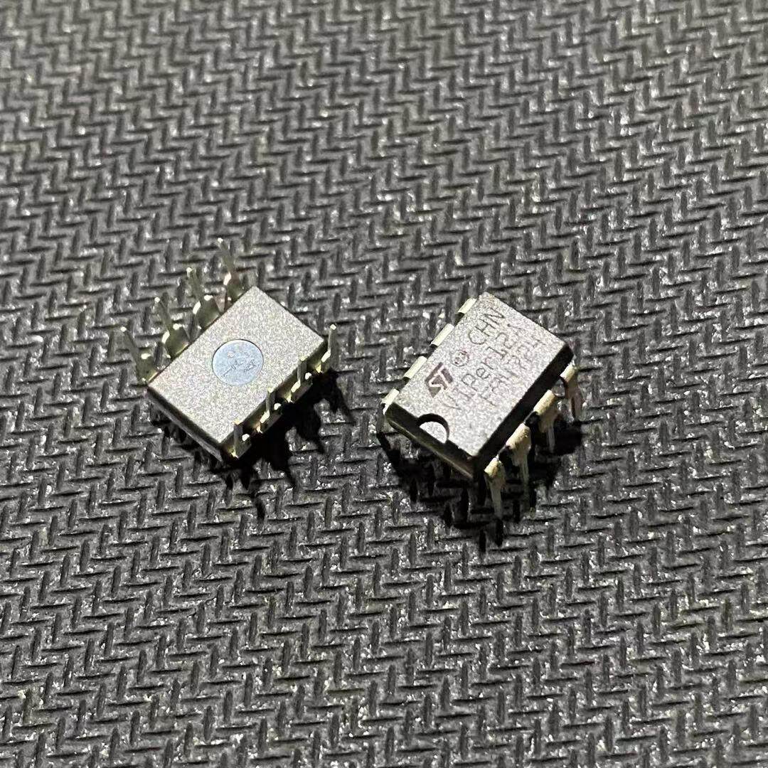 (3个)VIPER12A VIPER12 进口 电磁炉/DVD电源管理芯片 直插 DIP-8