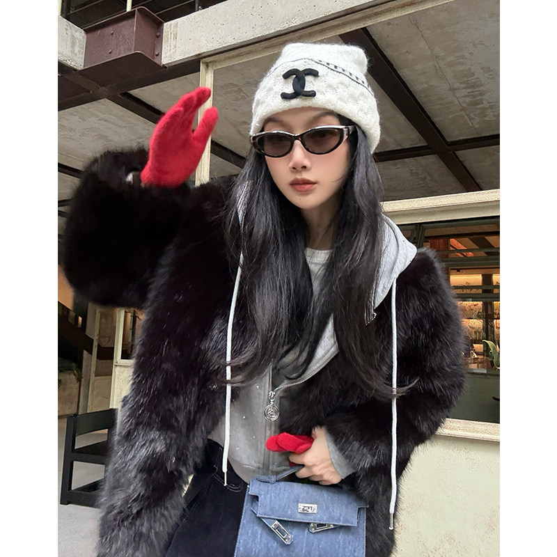 XCCX黑色环保毛绒短款外套女2024年冬季新款小个子韩版仿皮草大衣