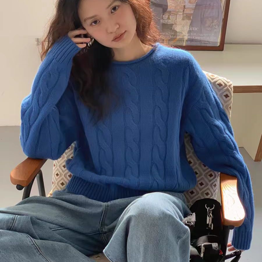 太懂设计了~半高领卷边山羊绒衫女加厚毛衣短款宽松麻花打底套衫