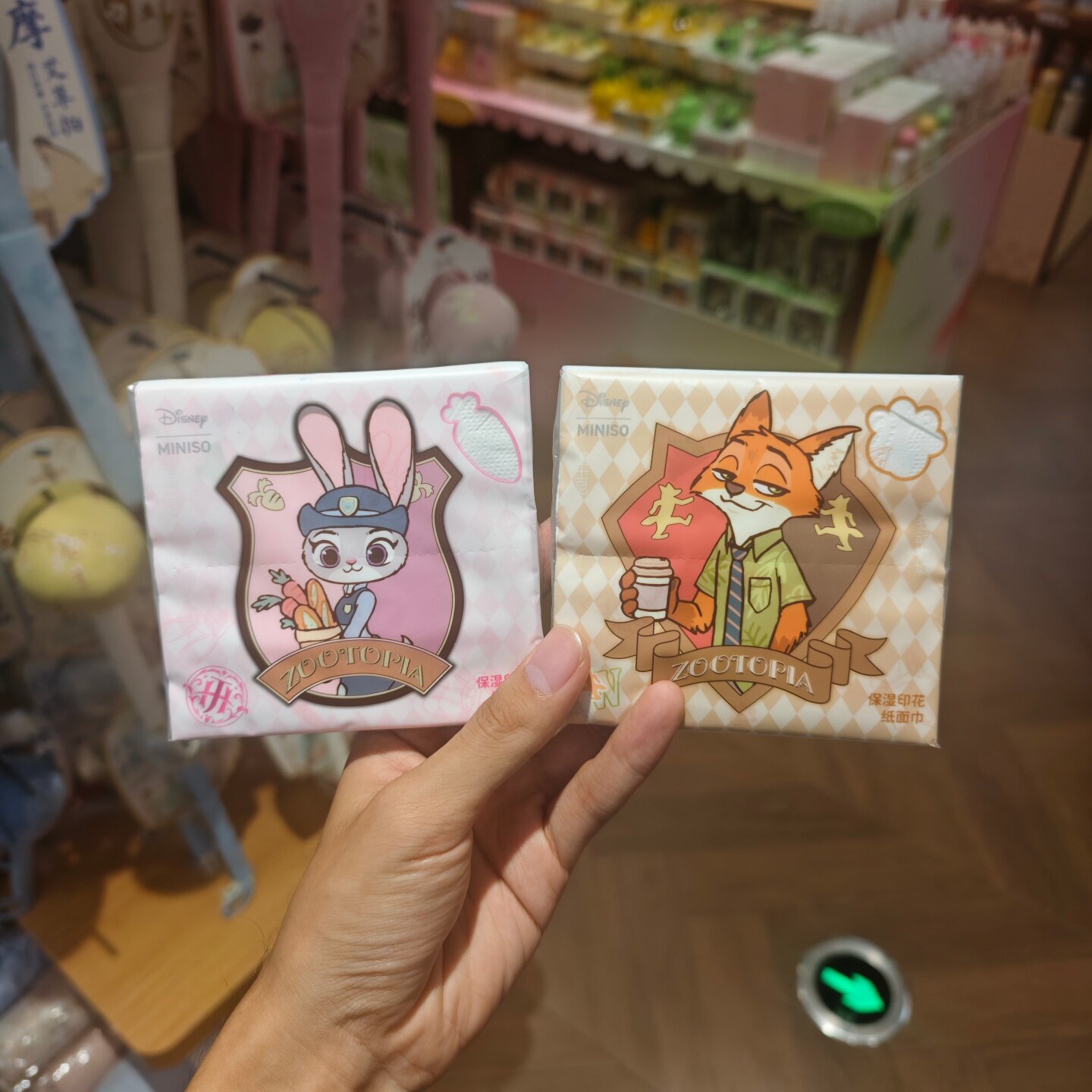 MINISO迪士尼疯狂动物城咖啡系列朱迪尼克印花Q包纸面巾名创优品