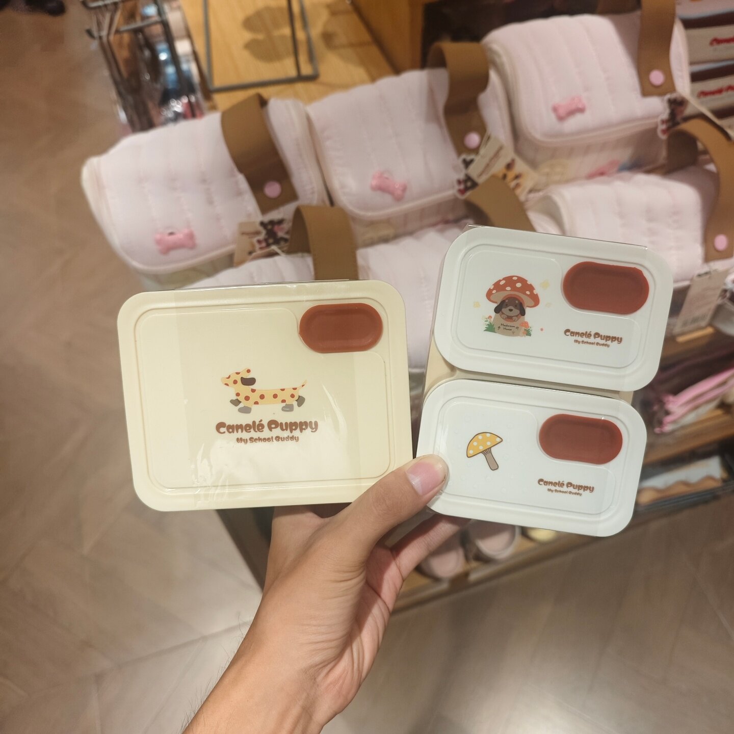 MINISO可露解忧季腊肠狗保鲜盒分格便当盒名创优品