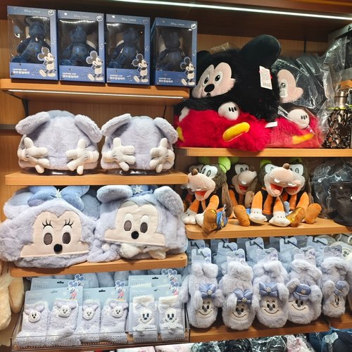 MINISO迪士尼雪国系列围巾居家袜棉拖手套帽子米奇米妮名创优品