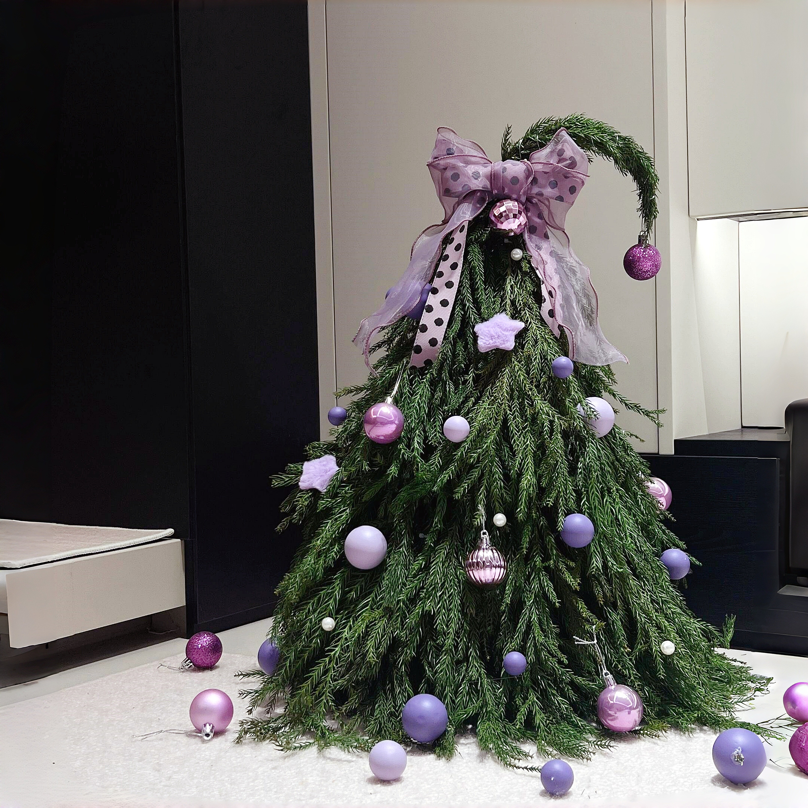 超有韵味的紫色圣诞树装饰包