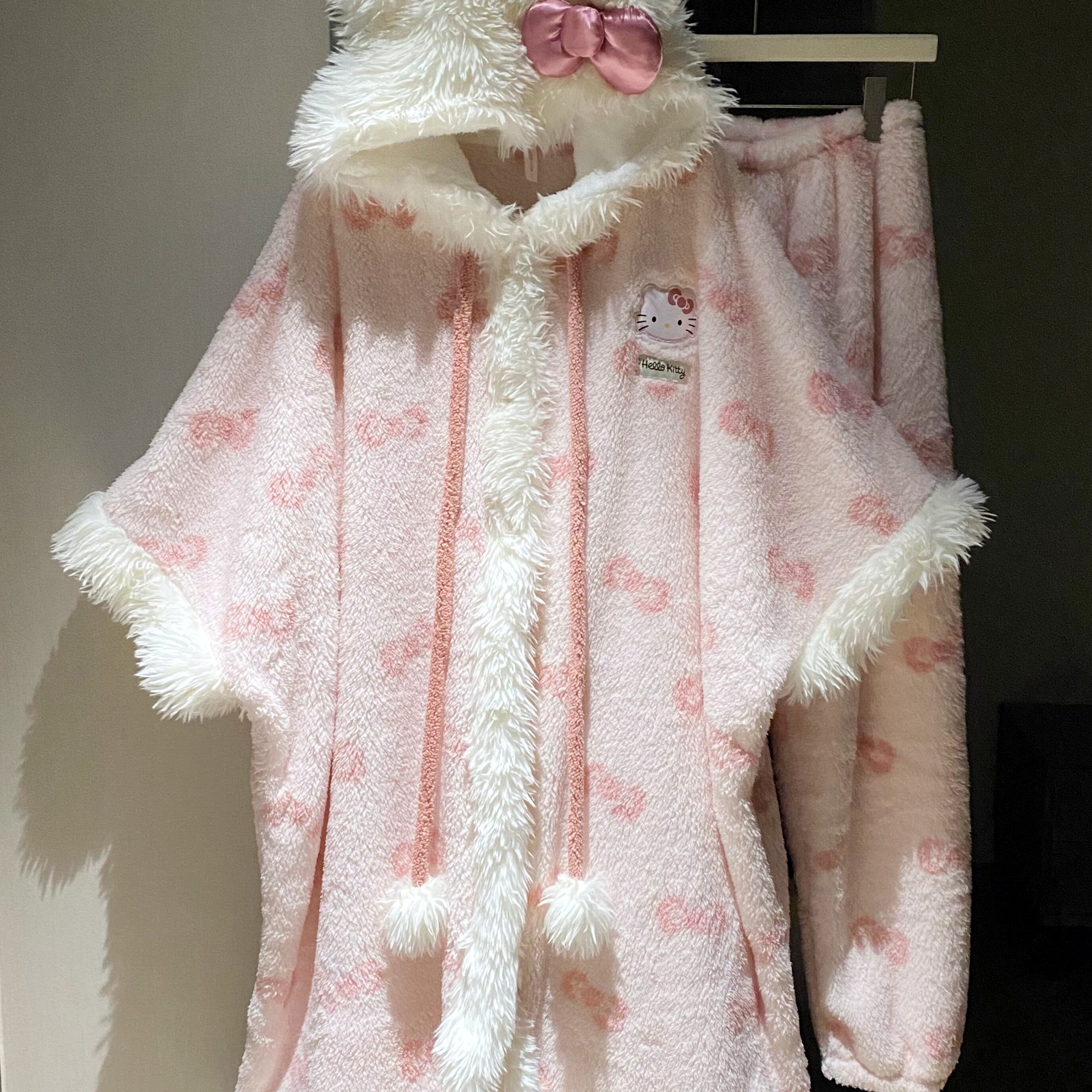 哈喽kitty睡衣连帽珊瑚绒睡衣冬新款宽松舒适加绒加厚睡袍家居服