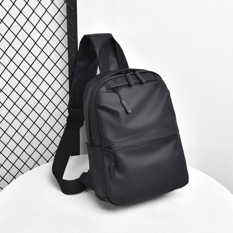 2026Cathleen新款防水胸前包百搭男斜挎包洋气骑行背包通勤网红男