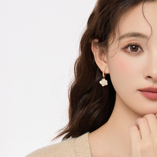 「丹雪」轻奢复古山茶花朵珍珠耳环高级感蚊香盘耳夹女无耳洞耳饰